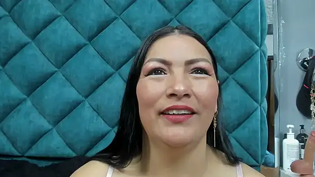 PENELOPELEWISs online show from April 2026 01:55:02 AM