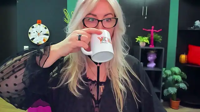 ChristyBrooks online show from February 2025 04:21:01 PM
