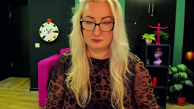 ChristyBrooks online show from March 2025 04:20:01 PM