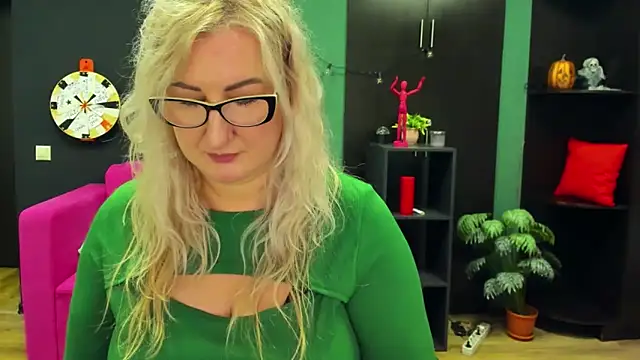 ChristyBrooks online show from March 2025 04:20:02 PM
