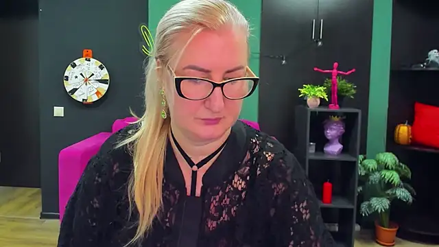 ChristyBrooks online show from February 2025 04:20:02 PM