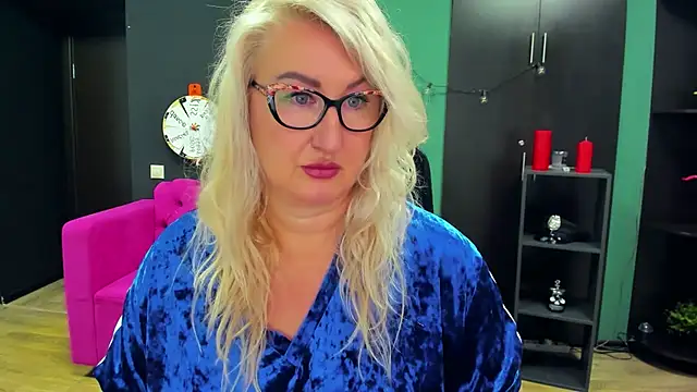 ChristyBrooks online show from October 2025 01:26:02 PM