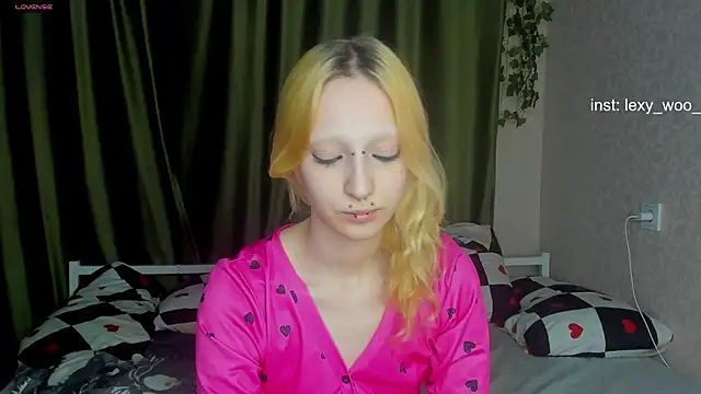 Lexy-Woorhez online show from April 2026 08:47:02 PM