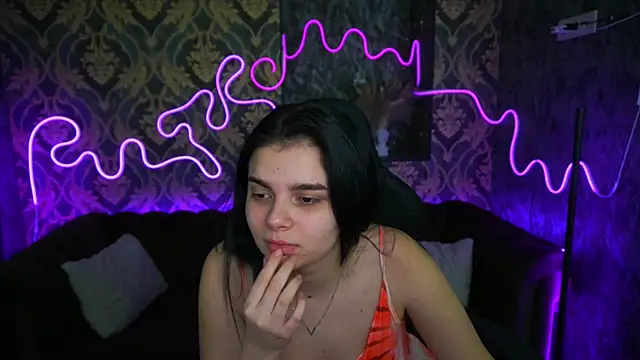 ShinyShyy online show from February 2025 02:07:01 PM