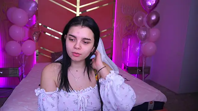 ShinyShyy online show from February 2025 01:44:02 PM