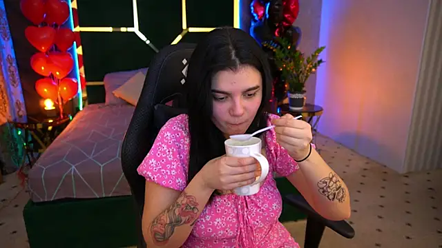 ShinyShyy online show from February 2025 10:39:01 AM