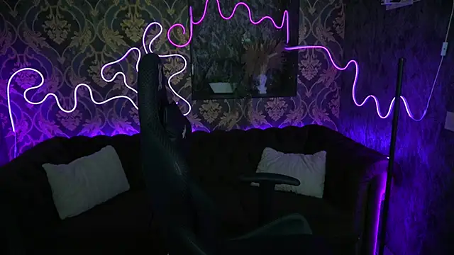 ShinyShyy online show from February 2025 10:31:02 AM