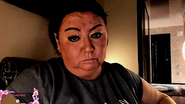 Snapshot of SexxyDreams1 chatting on September 2025 04:37:01 AM SexxyDreams1 online show from September 2025 04:37:01 AM