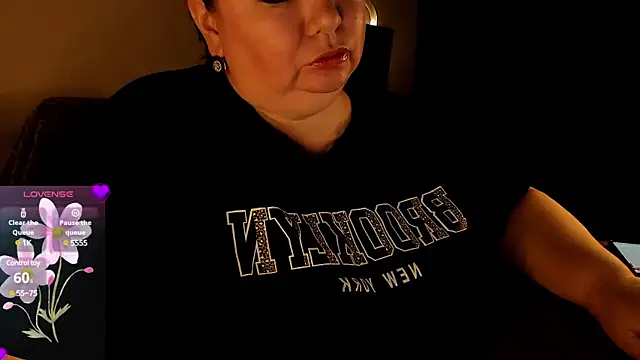 Snapshot of SexxyDreams1 chatting on February 2025 02:25:01 AM SexxyDreams1 online show from February 2025 02:25:01 AM