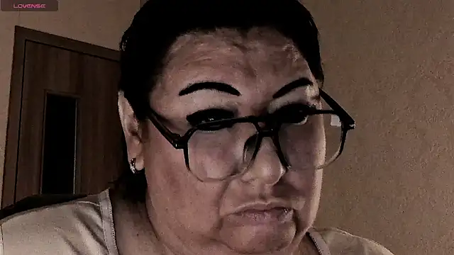 SexxyDreams1 online show from April 2026 12:59:02 AM