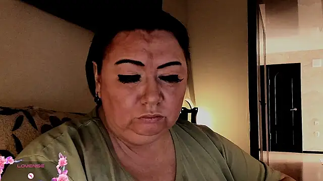 Snapshot of SexxyDreams1 chatting on October 2025 05:42:01 AM SexxyDreams1 online show from October 2025 05:42:01 AM