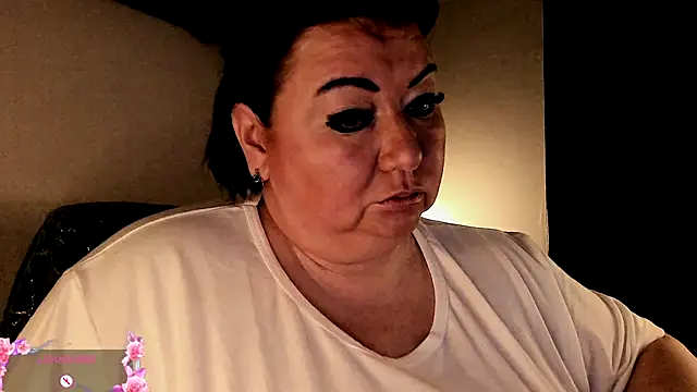 Snapshot of SexxyDreams1 chatting on September 2025 06:09:02 AM SexxyDreams1 online show from September 2025 06:09:02 AM