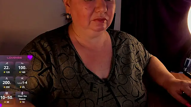 Snapshot of SexxyDreams1 chatting on March 2025 06:23:01 AM SexxyDreams1 online show from March 2025 06:23:01 AM