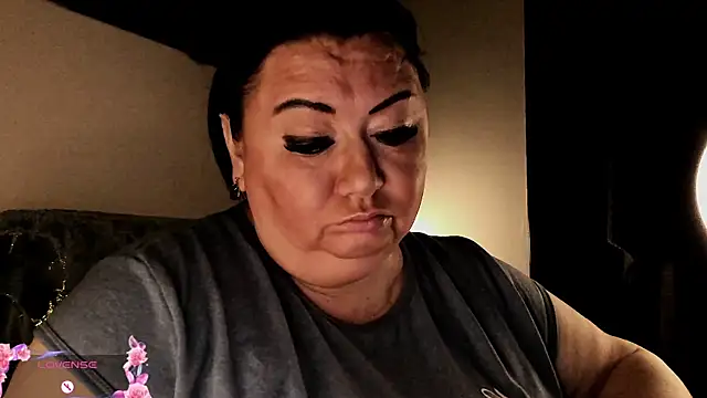 Snapshot of SexxyDreams1 chatting on September 2025 11:31:02 PM SexxyDreams1 online show from September 2025 11:31:02 PM