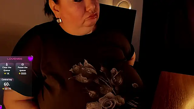 Snapshot of SexxyDreams1 chatting on March 2025 05:21:02 AM SexxyDreams1 online show from March 2025 05:21:02 AM