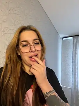VikiDemi online show from September 2025 10:44:01 AM