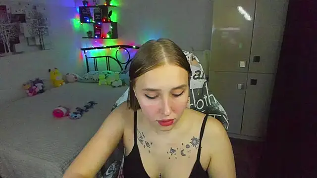 LinaTruly online show from May 2026 09:13:01 PM