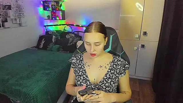 LinaTruly online show from February 2026 09:54:02 PM