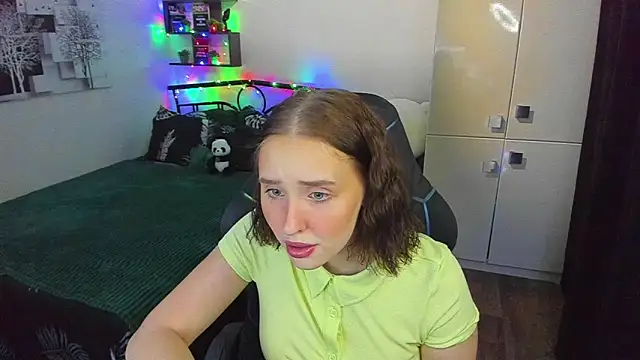 LinaTruly online show from March 2026 10:17:01 PM