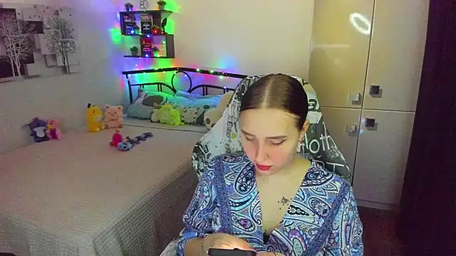 LinaTruly online show from March 2026 10:03:01 PM