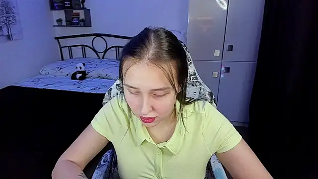 Snapshot of LinaTruly chatting on November 2025 10:02:01 PM LinaTruly online show from November 2025 10:02:01 PM