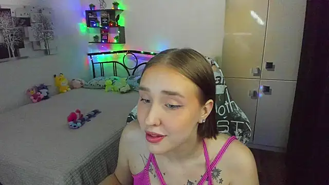 LinaTruly online show from May 2026 09:34:01 PM