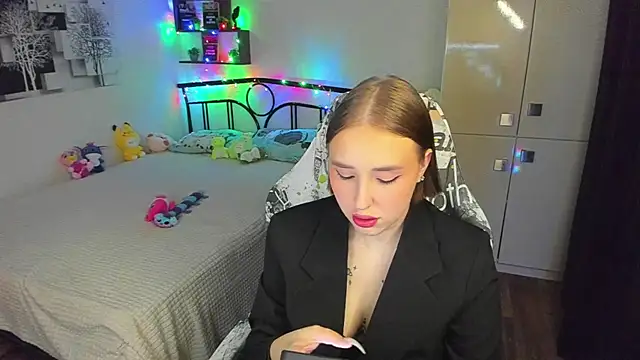LinaTruly online show from May 2026 09:13:02 PM