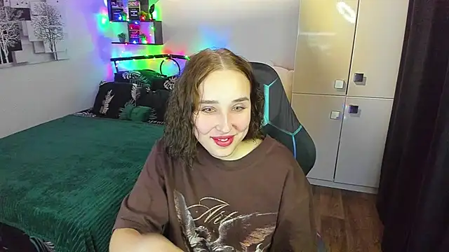 LinaTruly online show from February 2026 09:43:02 PM