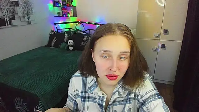 LinaTruly online show from March 2026 09:53:02 PM