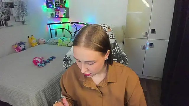 LinaTruly online show from May 2026 09:22:01 PM