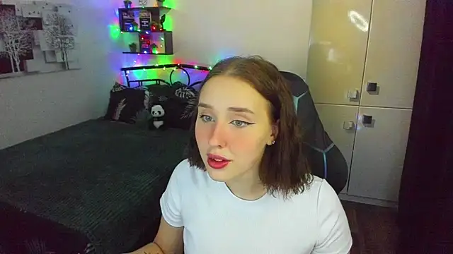 LinaTruly online show from March 2026 10:17:01 PM