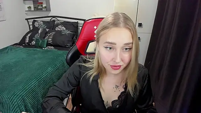 LinaTruly online show from September 2025 09:32:01 PM