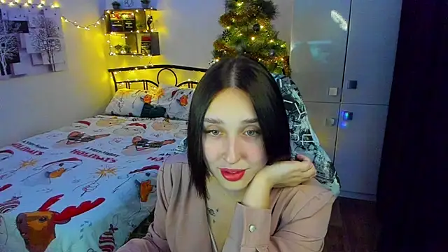 LinaTruly online show from December 2025 09:51:01 PM