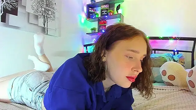 LinaTruly online show from March 2026 10:05:01 PM