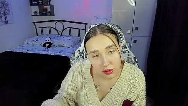 Snapshot of LinaTruly chatting on November 2025 09:53:01 PM LinaTruly online show from November 2025 09:53:01 PM