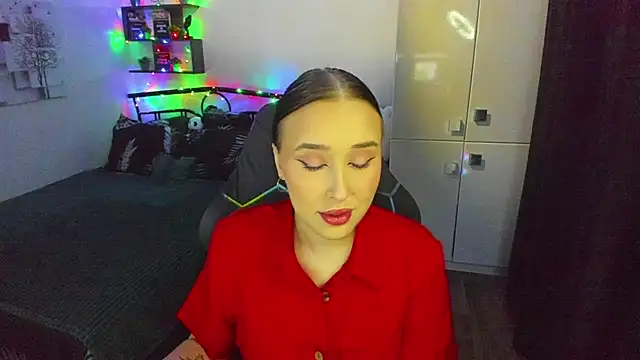 LinaTruly online show from February 2026 10:18:02 PM