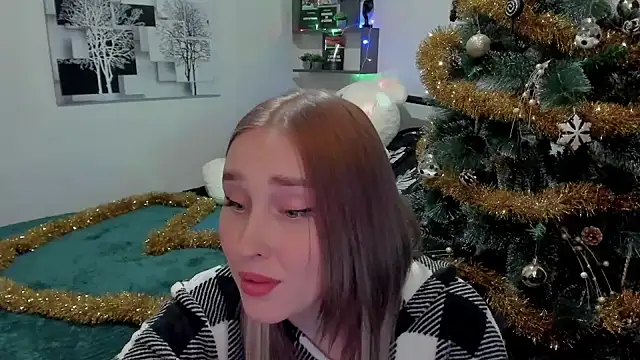 LinaTruly online show from December 2024 08:01:02 PM