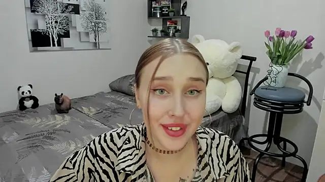 LinaTruly online show from March 2025 09:18:02 PM