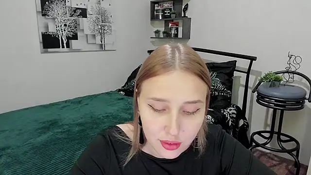 LinaTruly online show from February 2025 12:51:01 AM