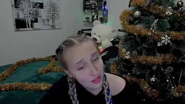 LinaTruly online show from December 2024 11:12:02 PM