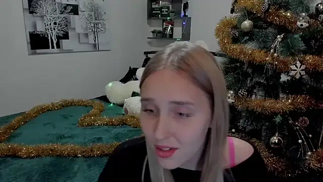LinaTruly online show from December 2024 10:24:01 PM