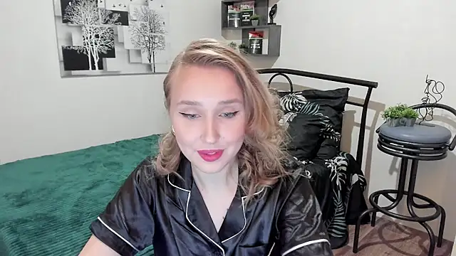 LinaTruly online show from February 2025 11:58:02 PM