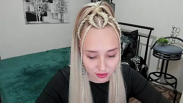 LinaTruly online show from February 2025 08:56:01 PM