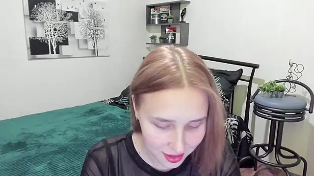 LinaTruly online show from January 2025 09:28:01 PM