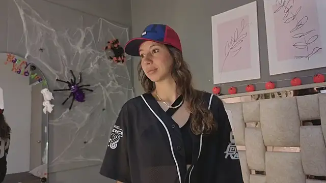 jolie lov online show from October 2025 01:08:01 PM