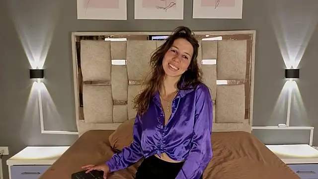 jolie lov online show from September 2025 01:17:02 PM