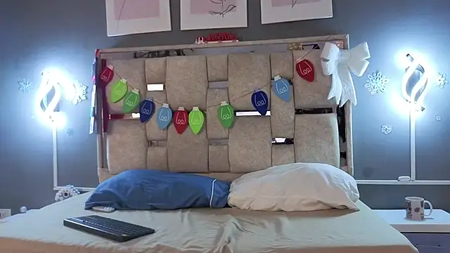 jolie lov online show from December 2025 01:17:02 PM