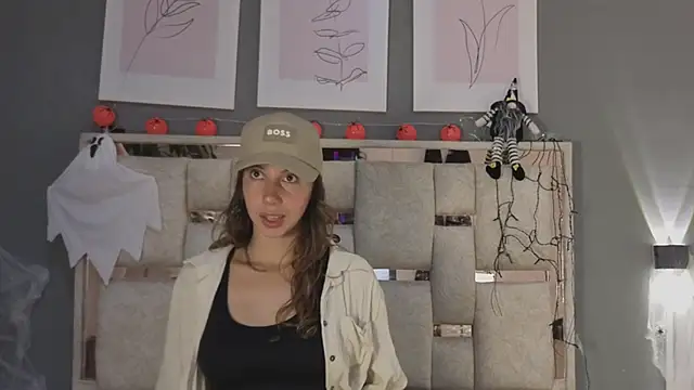 jolie lov online show from October 2025 01:12:02 PM