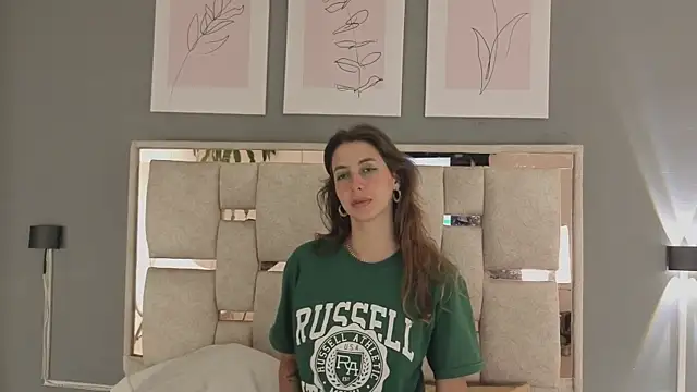 jolie lov online show from November 2025 01:38:01 PM