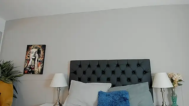 Snapshot of Robin_Rief chatting on October 2025 03:32:01 AM Robin Rief online show from October 2025 03:32:01 AM